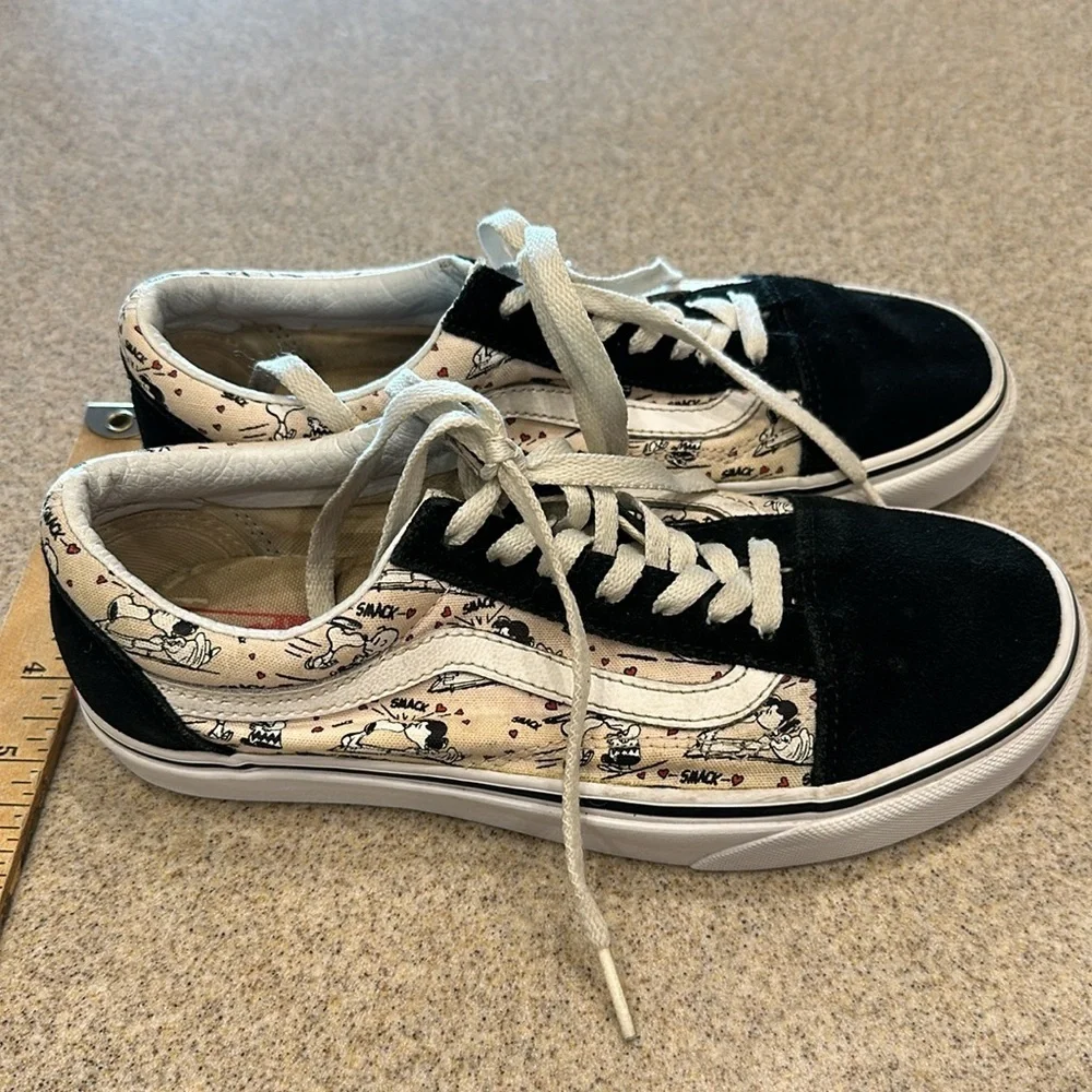 Vans lace up sneakers w/peanutsgang&hearts offwhite/blck/white/redheart  7W/5.5M - Picture 4 of 8